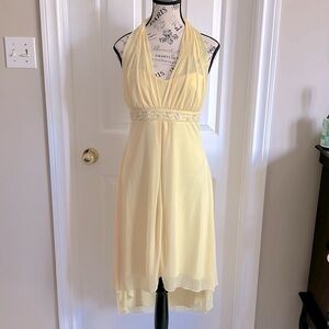 Lovely soft yellow dress Size 10 EUC